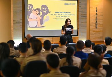 Débora Menezes alerta famílias para sinais de sofrimento emocional entre adolescentes